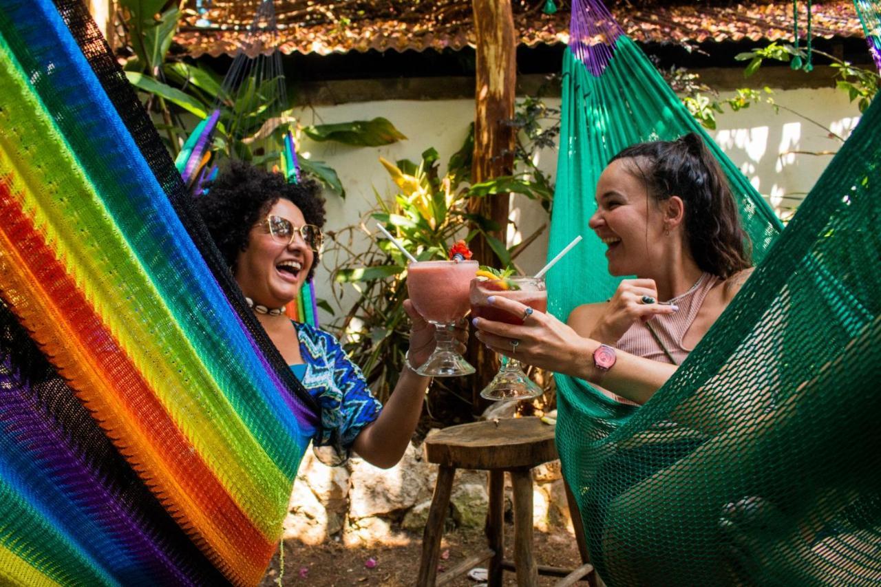 Los Amigos Hostel Flores Luaran gambar