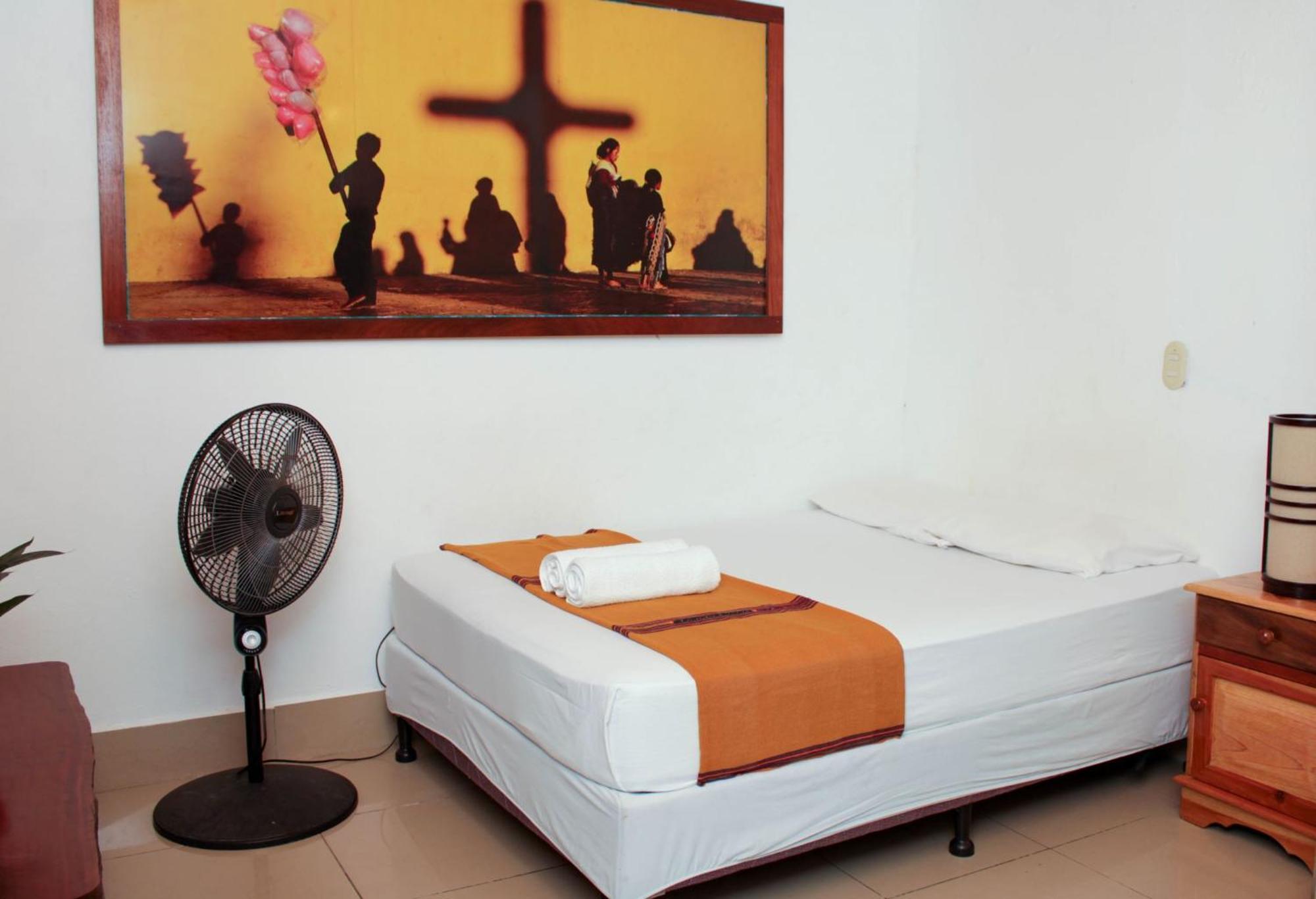 Los Amigos Hostel Flores Bilik gambar