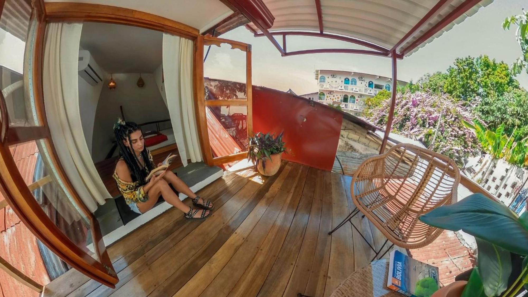 Los Amigos Hostel Flores Bilik gambar